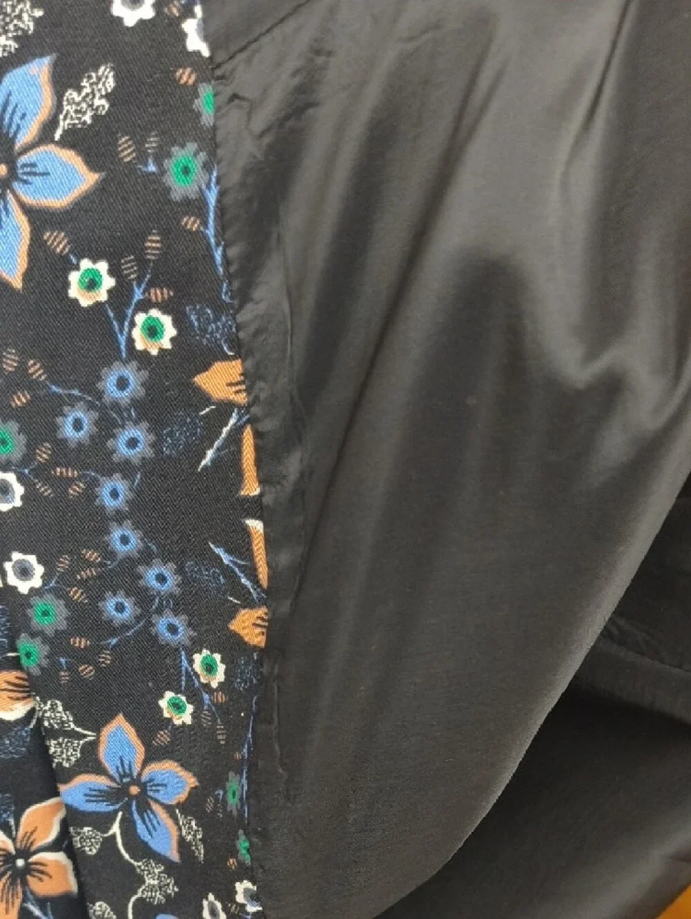 J. Crew Black Pencil Skirt with Blue & Peach Floral Print Size 6